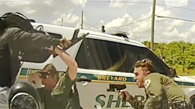USA, nagły atak z zaskoczenia z bronią ciężką na policjantów na Florydzie