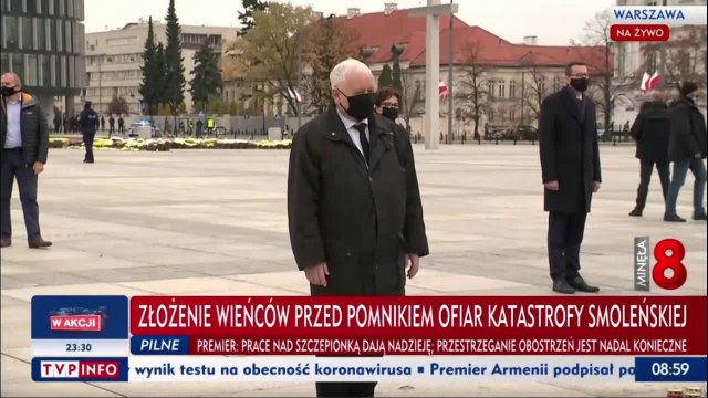 TVP przerywa program, bo Kaczyński poprawia szarfę na miesięcznicy xD