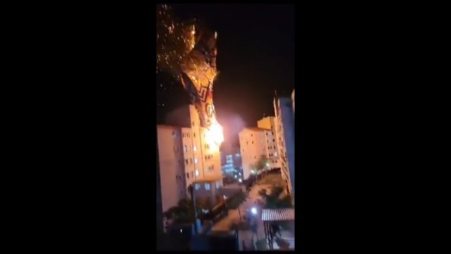 Balon zapalił się i wylądował na budynku mieszkalnym w Brazylii