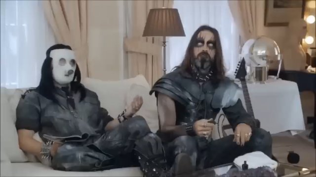 Oto reklamy z heavy metalem w tle, które rozśmieszą Cię do łez