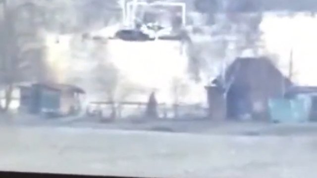 Ukraiński Stugna-P likwiduje rosyjski pojazd pancerny