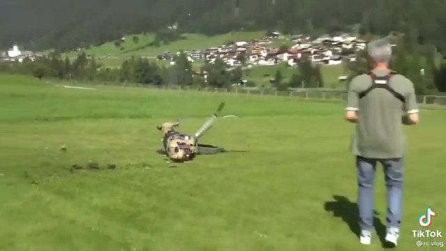 Facet rozbił swój zdalnie sterowany helikopter przy lądowaniu