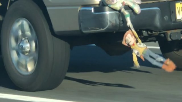 Kierowca w pomysłowy sposób wykorzystał zabawki z filmu Toy Story