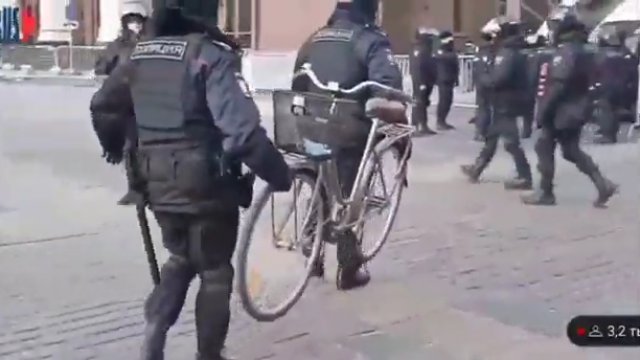 Rower został zatrzymany na demonstracji w Moskwie.