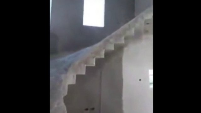 Kiedy budowlańcy nie ogarniają jak położyć schody w domu