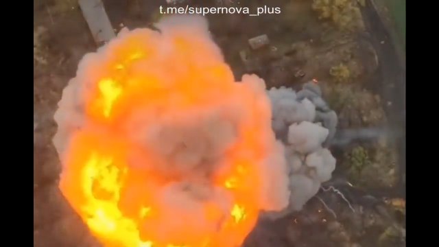 Wybuch rosyjskiego czołgu i konkretny wyrzut wieżyczki