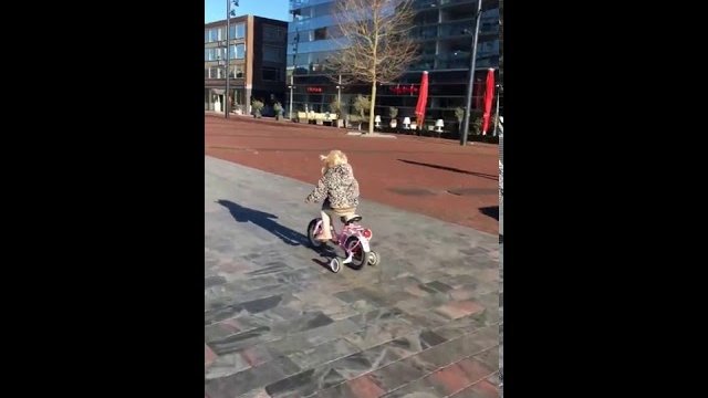 Pościg holenderskiej policji za rowerzystką