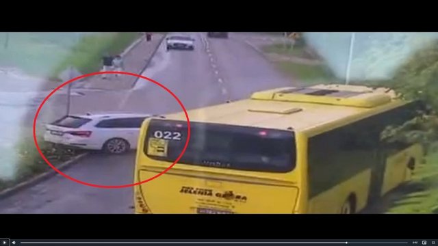 Zjechał ze swojego pasa i uderzył w autobus. Dramatyczny wypadek w Karpaczu [WIDEO]