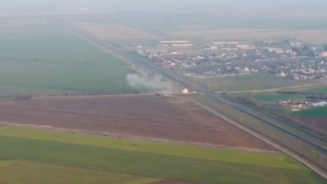 Javelin trafia w rosyjski czołg z 2300 metrów