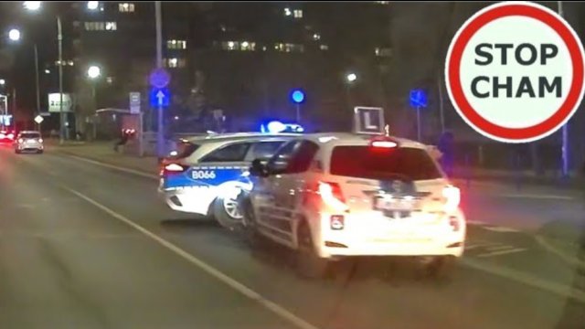 Kolizja Policji z nauką jazdy we Wrocławiu [WIDEO]