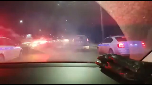 Kierowca uciekał przed policją i strzelał w ich stronę fajerwerkami
