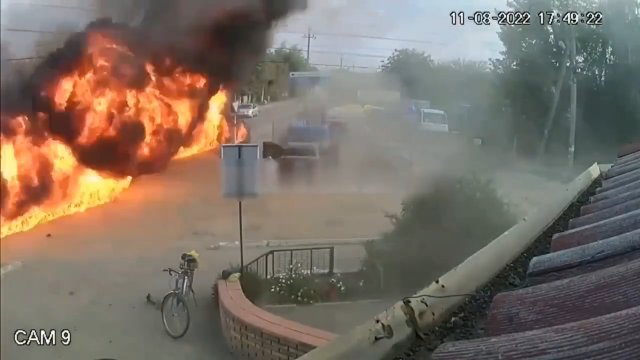 Nagranie z wybuchu samochodu kolaboranta Askjara Laiszewa w obwodzie ługańskim