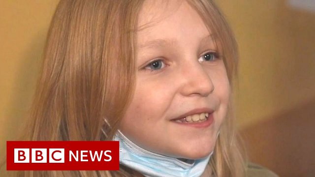 Dziesięcioletnia dziewczynka z Ukrainy zawiązuje przyjaźnie w polskiej szkole
