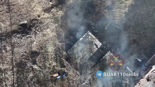 Ukraińskie drony zrzucały amunicję na rosyjskich żołnierzy i ich ziemianki
