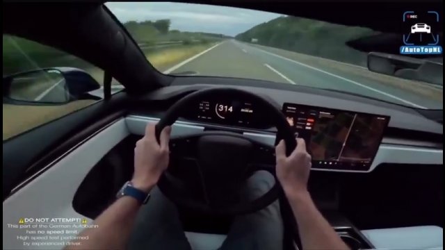 Rozpędził Teslę Model S Plaid do prędkości maksymalnej [WIDEO]