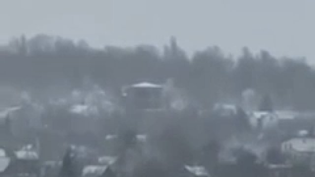 Pierwsze nagranie z ostrzału Charkowa, w który uderzyła wyrzutnia grad
