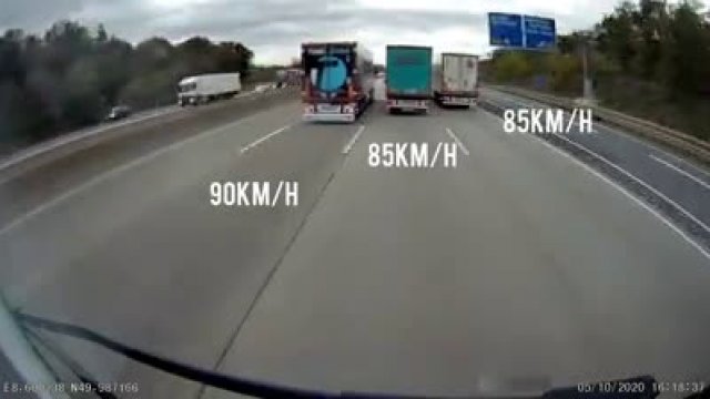 Kierowcy ciężarówek uczą siebie nawzajem kultury jazdy