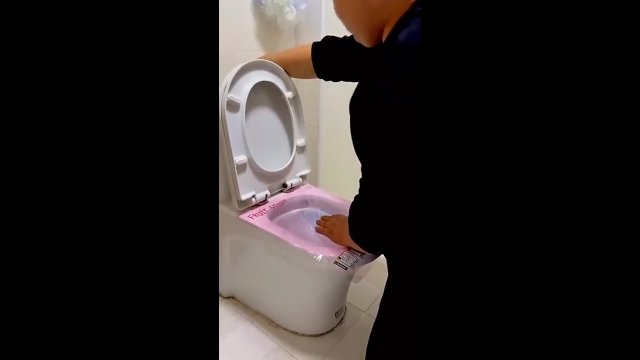 Ciekawy sposób na odblokowanie toaletyc