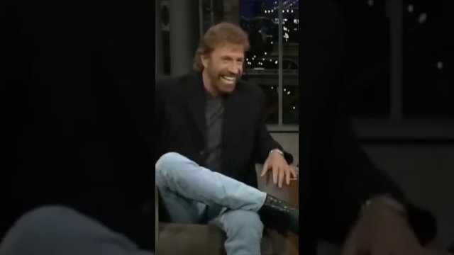 Chuck Norris vs grzechotnik [WIDEO]