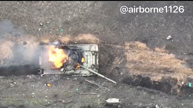 Rosyjski czołg zniszczony. Wystarczył jeden granat z drona