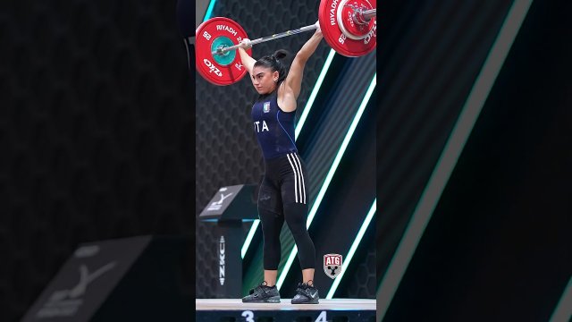 Włoska sztangistka i rwanie 85 kg [WIDEO]