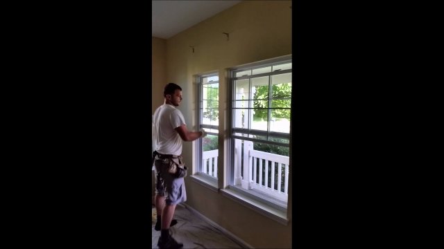 Najsilniejszy Polak demontuje okna w USA