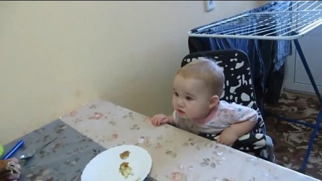 Rosyjski maluch kłóci się ze swoim ojcem