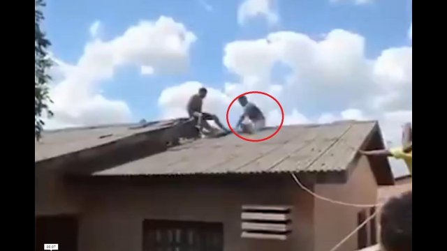 Szalony pościg za złodziejem przez zapadające się dachy w Brazylii [WIDEO]