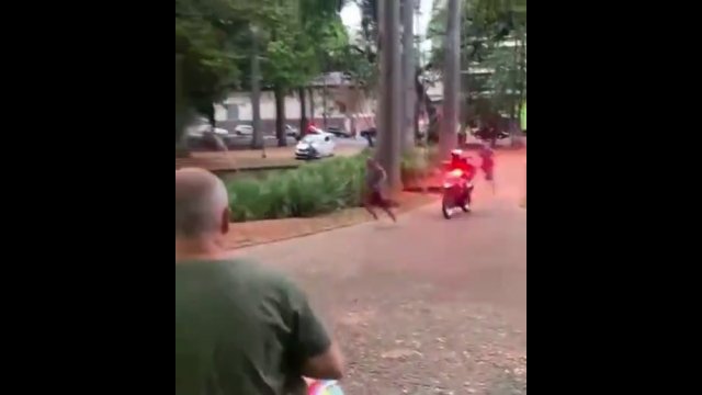 Brazylijska policja się nie patyczkuje ze złodziejami [WIDEO]