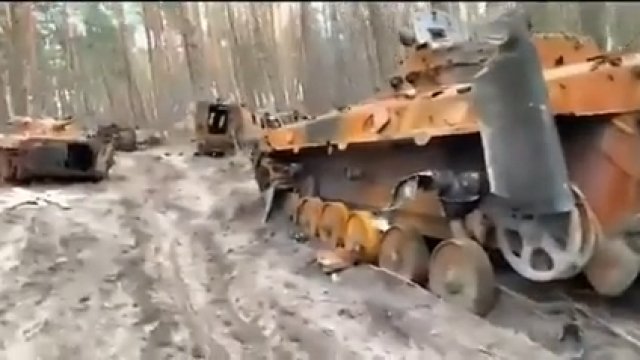 5 zniszczonych rosyjskich BMP-2 i GAZ-3344-20 Aleut.
