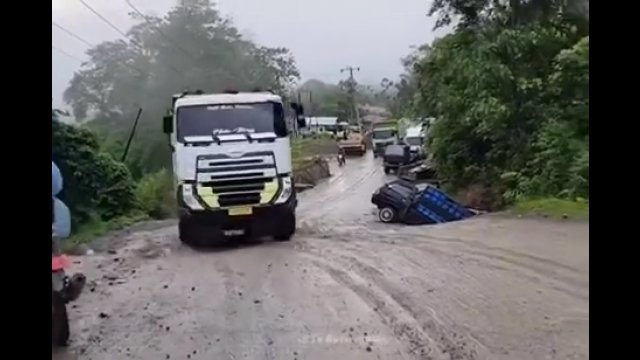 Indonezyjska „śliska górka” [WIDEO]