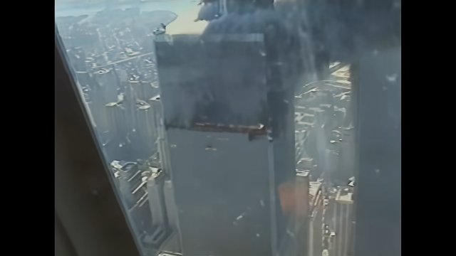 Nowe nagranie z atakow na WTC. Szukali na dachu ludzi do uratowania [WIDEO]