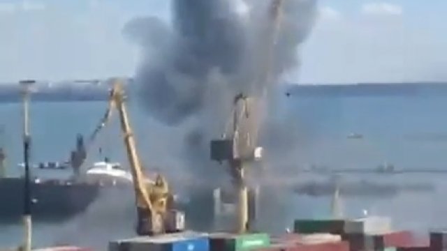 Rosja podpisuje umowę o nieatakowaniu obiektów portowych w Odessie. Następnego dnia: