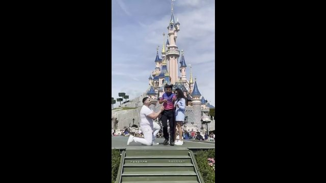 Pracownik Disneylandu zrujnował romantyczne zaręczyny!