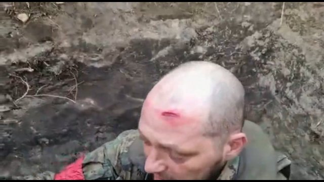 Rosyjski żołnierz miał ogromne szczęście. Hełm uratował mu życie