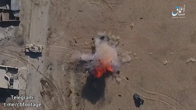 Dron ISIS zrzuca bombę na iracki samochód humvee