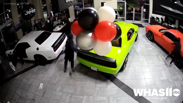 Ukradli sześć nowych Dodge Challenger Hellcat w 40 sekund