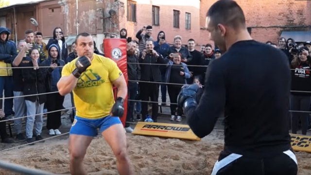 Rosyjskie MMA uliczne. To jest prawdziwa walka