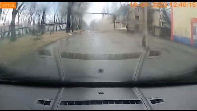 Uderzenie rakiety uchwycone przez kamerę samochodową