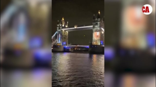 Roger Federer gra na londyńskim „Tower Bridge” [WIDEO]