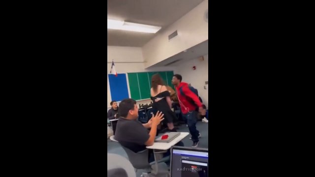 Spoliczkowała kolegę z klasy. Odpowiedział natychmiastowo nokautując dziewczynę