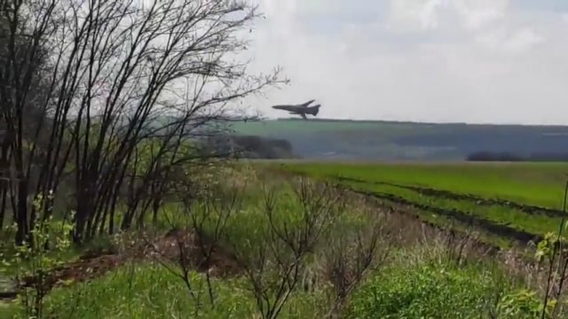 Ukraińskie śmigłowce i odrzutowiec w akcji przeciwko rosyjskim pozycjom we wschodniej Ukrainie