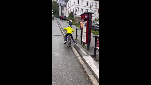 W Norwegii znajduje się jedyny na świecie wyciąg dla rowerów [WIDEO]