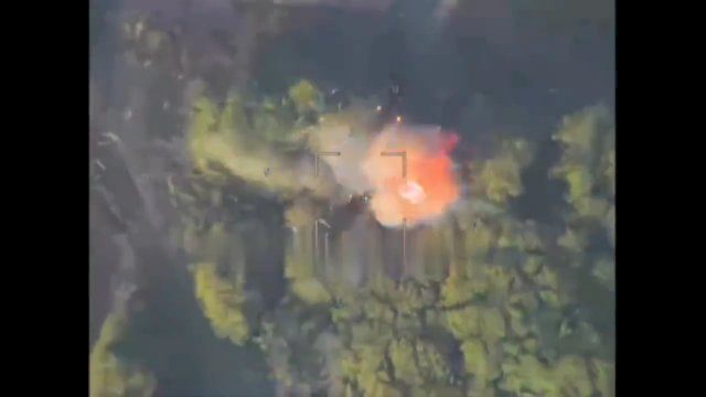 Rosyjski dron Lancet uderza w wabika utworzonego przez ukraińskie wojsko [WIDEO]