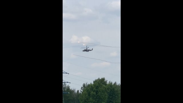 Drugie nagranie pokazujące Ka-52, który uniknął pocisku przeciwlotniczego
