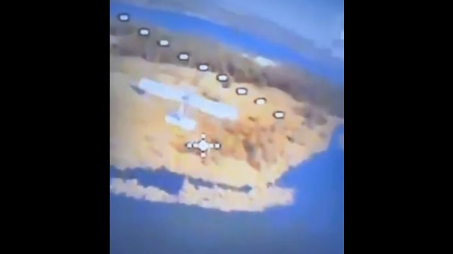 Ukraiński dron zniszczył rosyjskiego drona-kamikaze [WIDEO]