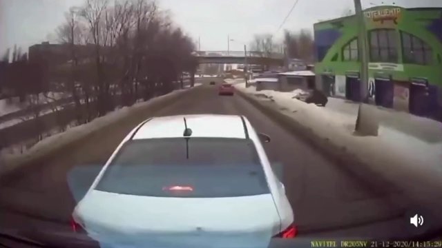 Rosyjski kierowca blokuje drogę