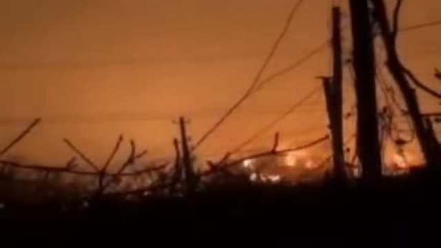 Po wybuchu płonie magazyn ropy naftowej w miejscowości Rovenki (obwód ługański)