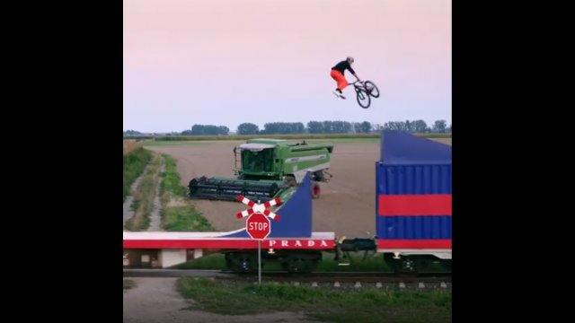 Polak pokonał tor zbudowany na jadącym pociągu