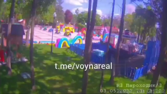 Ostrzał parku zabaw w Charkowie